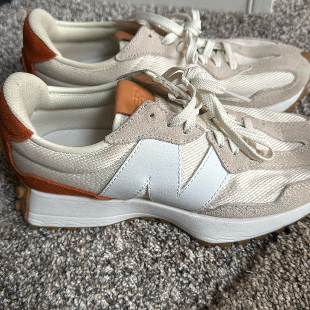 Women’s New Balance 327 sz 8.5
